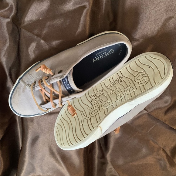 Slip ons - Picture 2 of 2